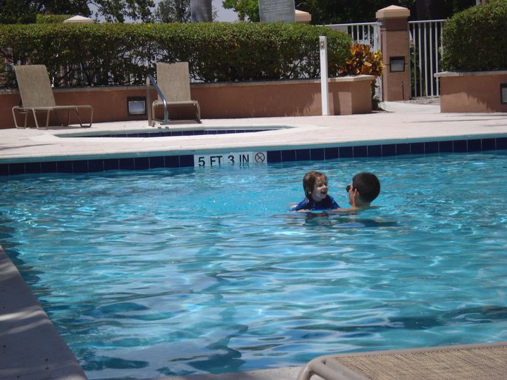 Alyss gives a swim lesson